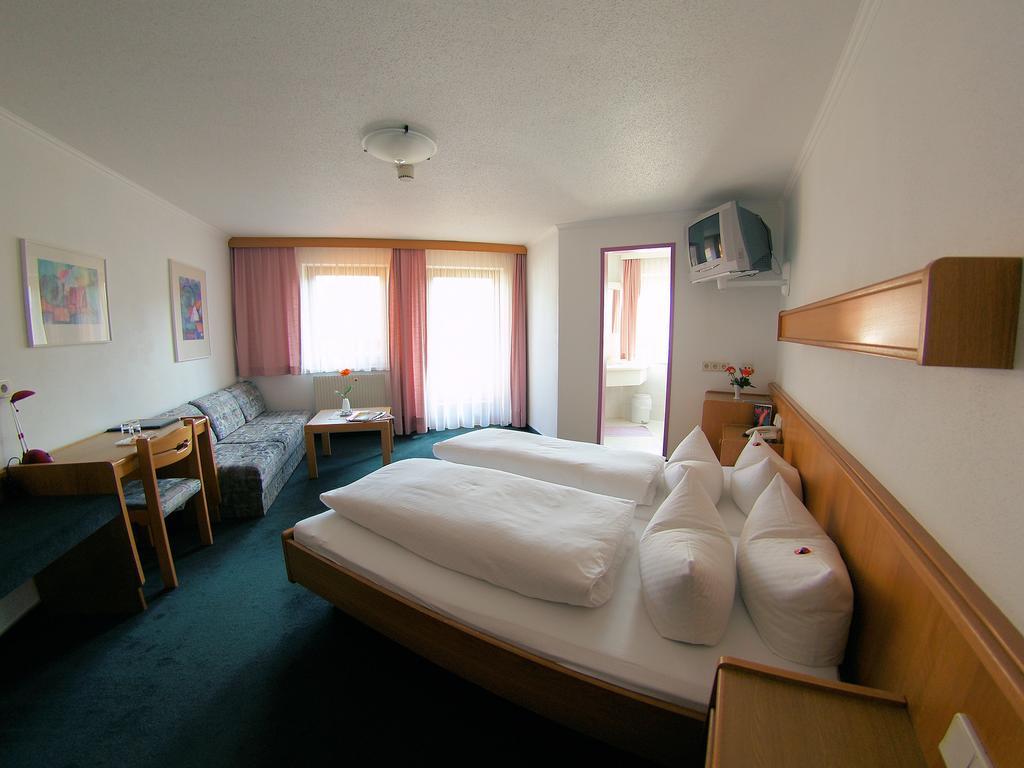 Hotel Montana Arzl im Pitztal Habitación foto