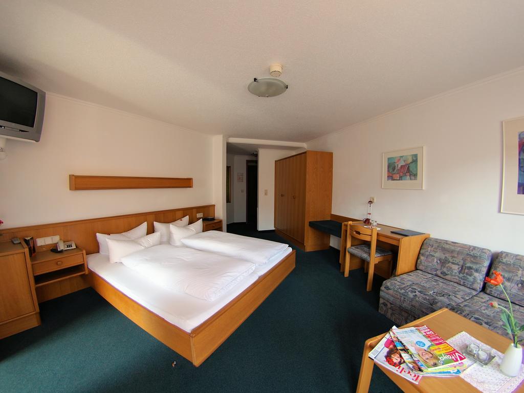 Hotel Montana Arzl im Pitztal Habitación foto